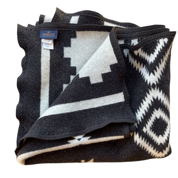 Pendleton Wool Blanket - Los Ojos  - 78" x 72" - Picture 1 of 8